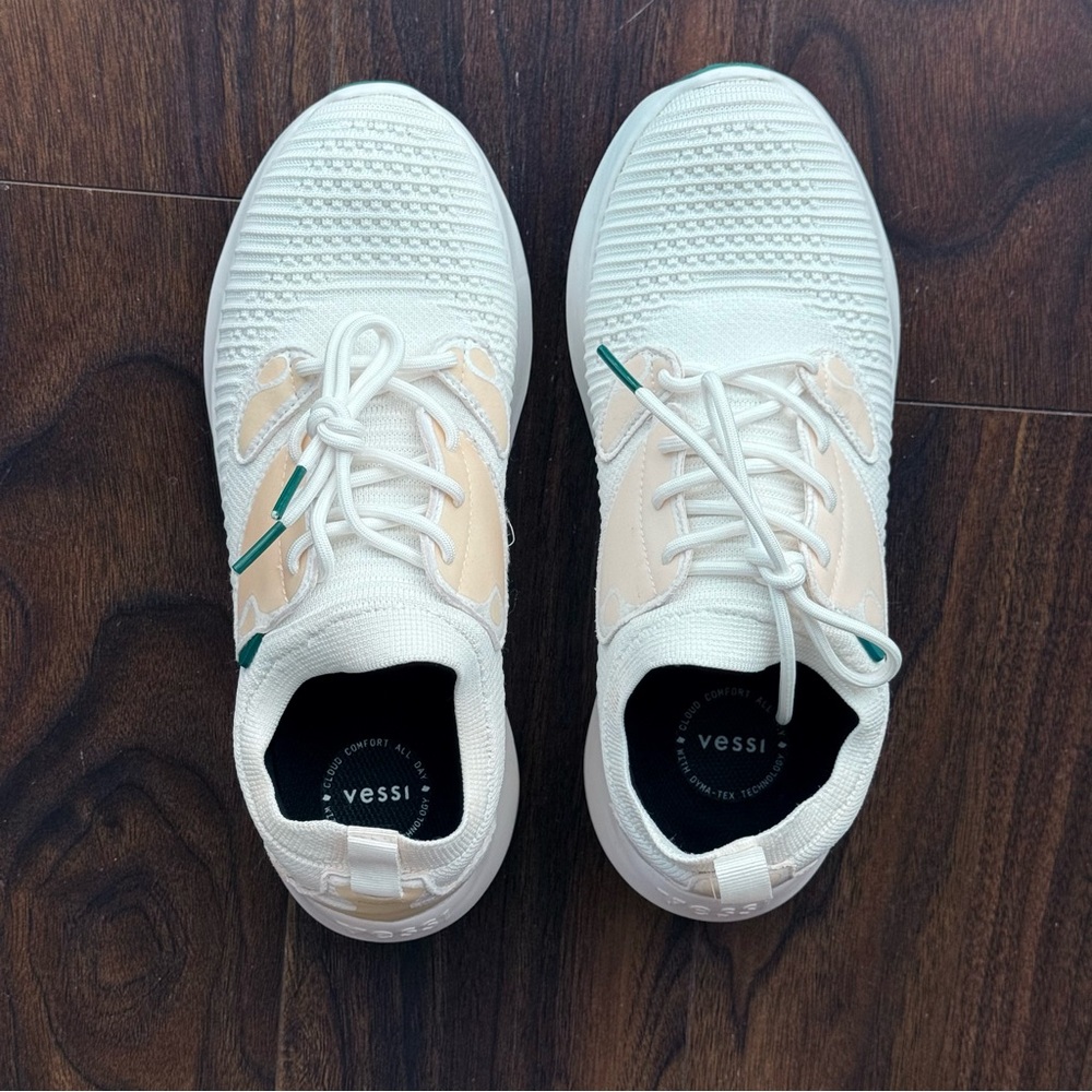Vessi Everyday 2.0 Sneakers – Size W8 – Polar White – Waterproof - Picture 2 of 8